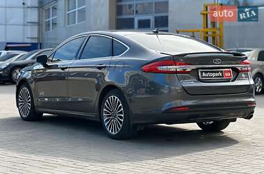 Седан Ford Fusion 2018 в 