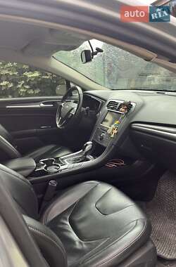 Седан Ford Fusion 2013 в 