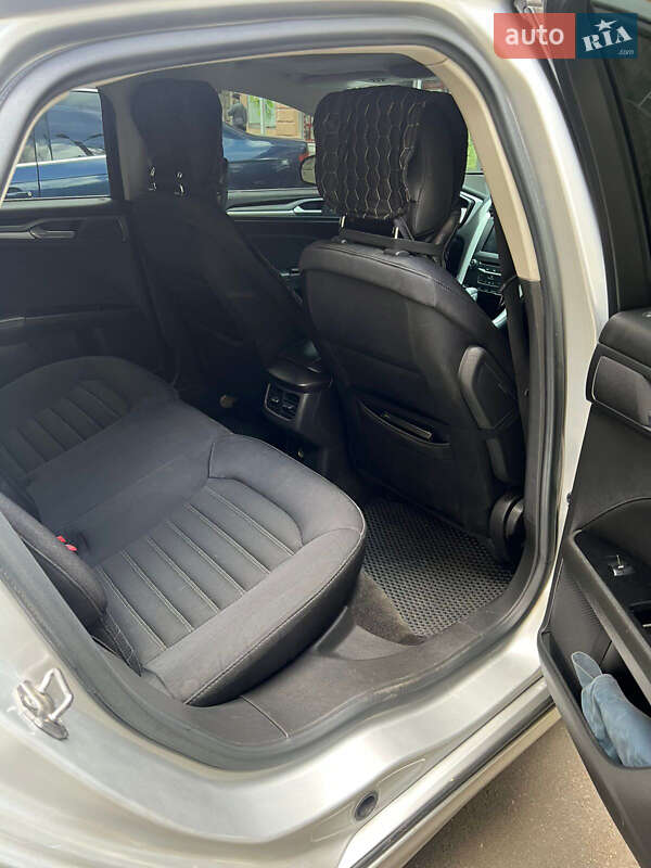 Седан Ford Fusion 2013 в Одесі