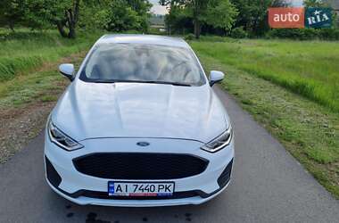 Седан Ford Fusion 2019 в 