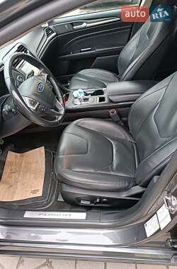 Седан Ford Fusion 2018 в 