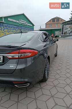 Седан Ford Fusion 2018 в 