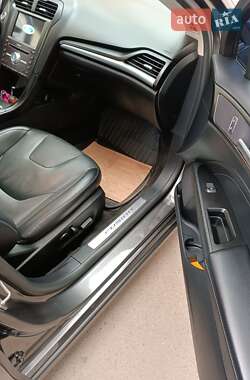 Седан Ford Fusion 2018 в 