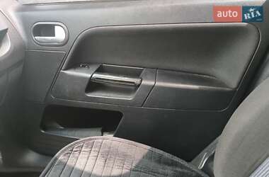 Хэтчбек Ford Fusion 2005 в 