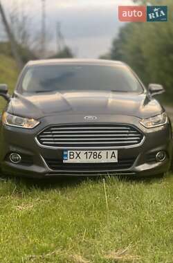 Седан Ford Fusion 2015 в 
