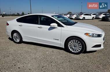 Седан Ford Fusion 2015 в 