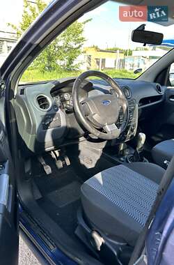 Хэтчбек Ford Fusion 2006 в 
