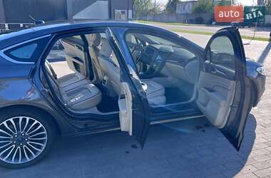 Седан Ford Fusion 2017 в 