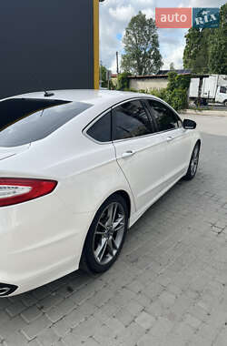 Седан Ford Fusion 2012 в 