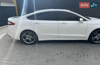 Седан Ford Fusion 2012 в 