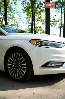 Седан Ford Fusion 2016 в 