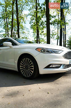 Седан Ford Fusion 2016 в 
