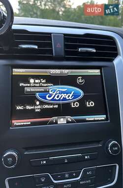Седан Ford Fusion 2015 в 