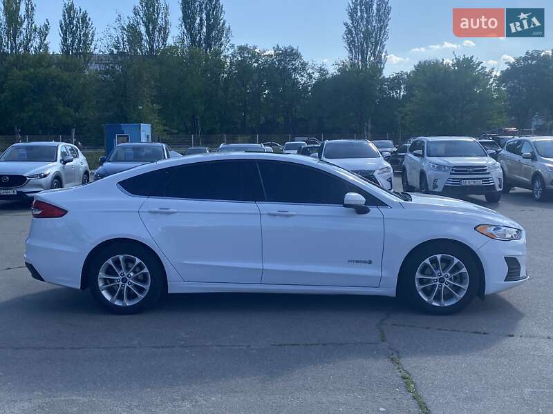 Седан Ford Fusion 2019 в Днепре