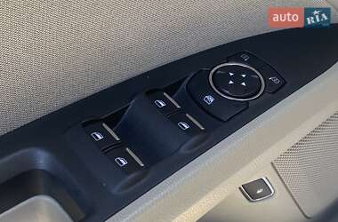 Седан Ford Fusion 2019 в 