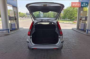 Хетчбек Ford Fusion 2003 в 