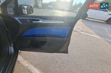 Седан Ford Fusion 2015 в 
