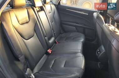 Седан Ford Fusion 2019 в 