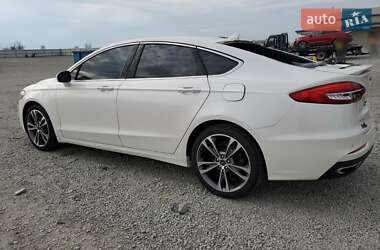 Седан Ford Fusion 2020 в 