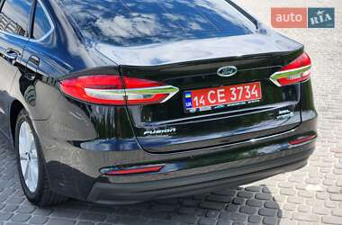 Седан Ford Fusion 2018 в 
