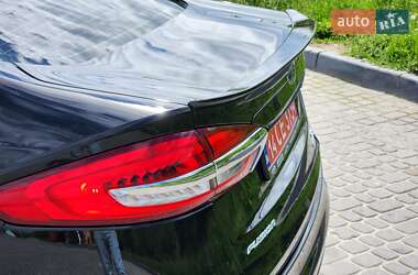 Седан Ford Fusion 2018 в 
