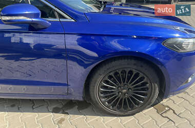 Седан Ford Fusion 2015 в 