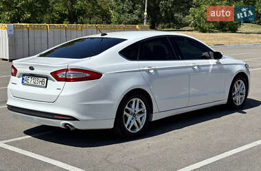 Седан Ford Fusion 2013 в 