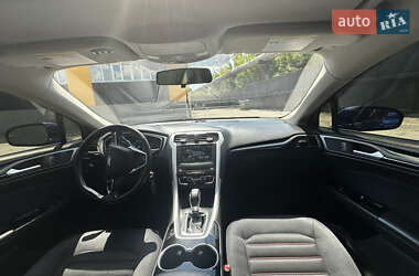 Седан Ford Fusion 2015 в 