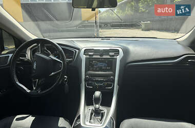 Седан Ford Fusion 2015 в 