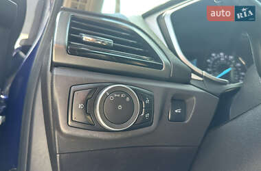 Седан Ford Fusion 2015 в 
