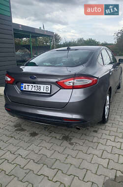 Хэтчбек Ford Fusion 2012 в 