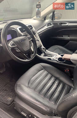 Хэтчбек Ford Fusion 2012 в 