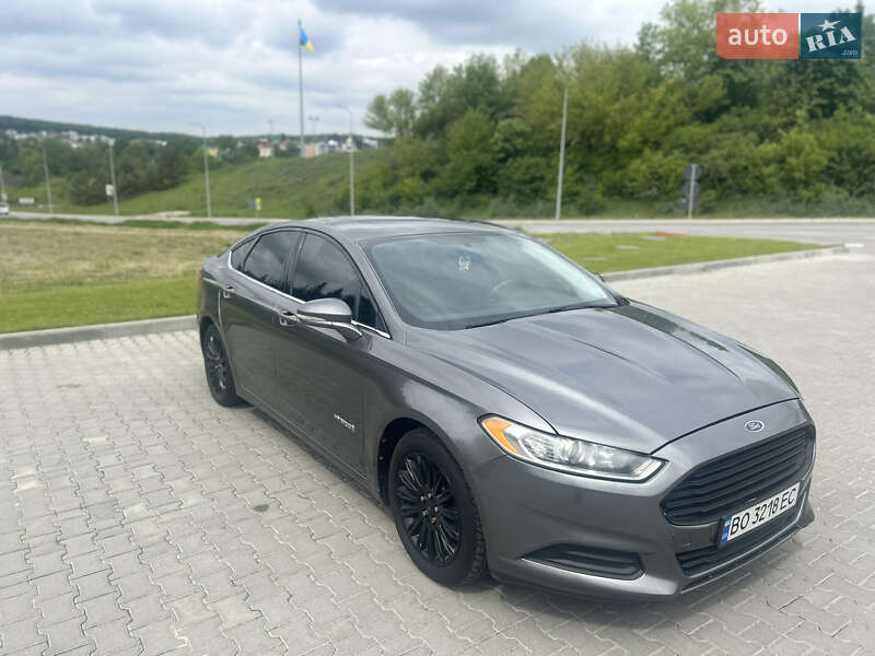 Седан Ford Fusion 2013 в 