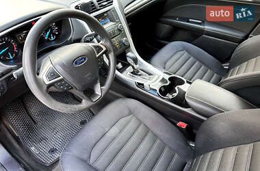 Седан Ford Fusion 2014 в 