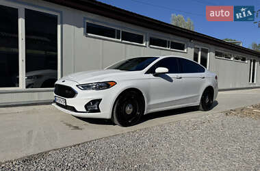 Седан Ford Fusion 2019 в Одесі