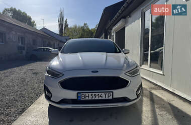 Седан Ford Fusion 2019 в 