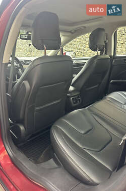 Седан Ford Fusion 2014 в 