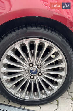 Седан Ford Fusion 2014 в 