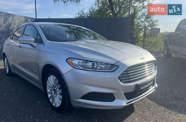 Седан Ford Fusion 2015 в 