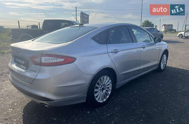 Седан Ford Fusion 2015 в 