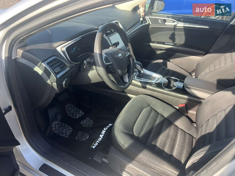 Седан Ford Fusion 2015 в Киеве