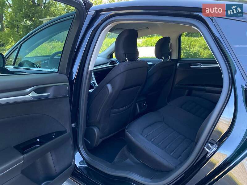 Седан Ford Fusion 2013 в Дніпрі