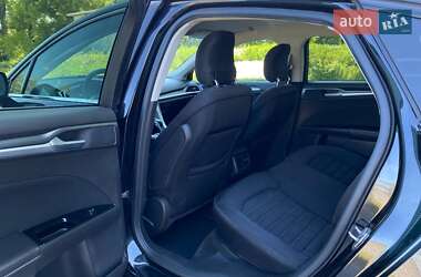 Седан Ford Fusion 2013 в 