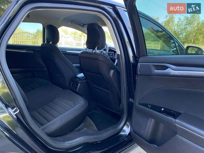 Седан Ford Fusion 2013 в Дніпрі