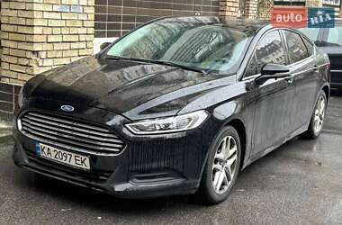 Седан Ford Fusion 2015 в 