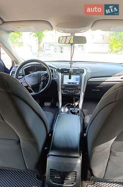 Седан Ford Fusion 2017 в 