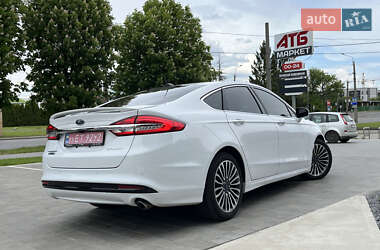 Седан Ford Fusion 2016 в 
