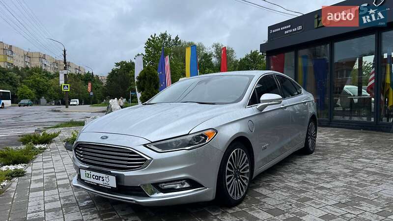 Седан Ford Fusion 2017 в Львове