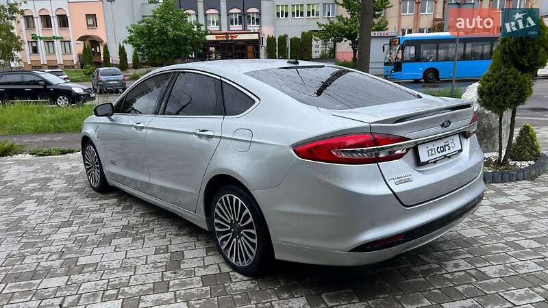 Седан Ford Fusion 2017 в Львове