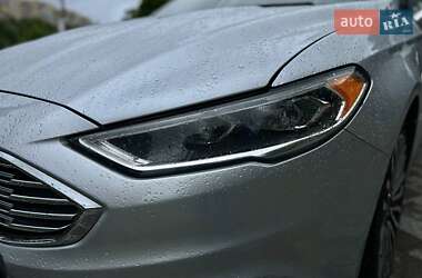 Седан Ford Fusion 2017 в 